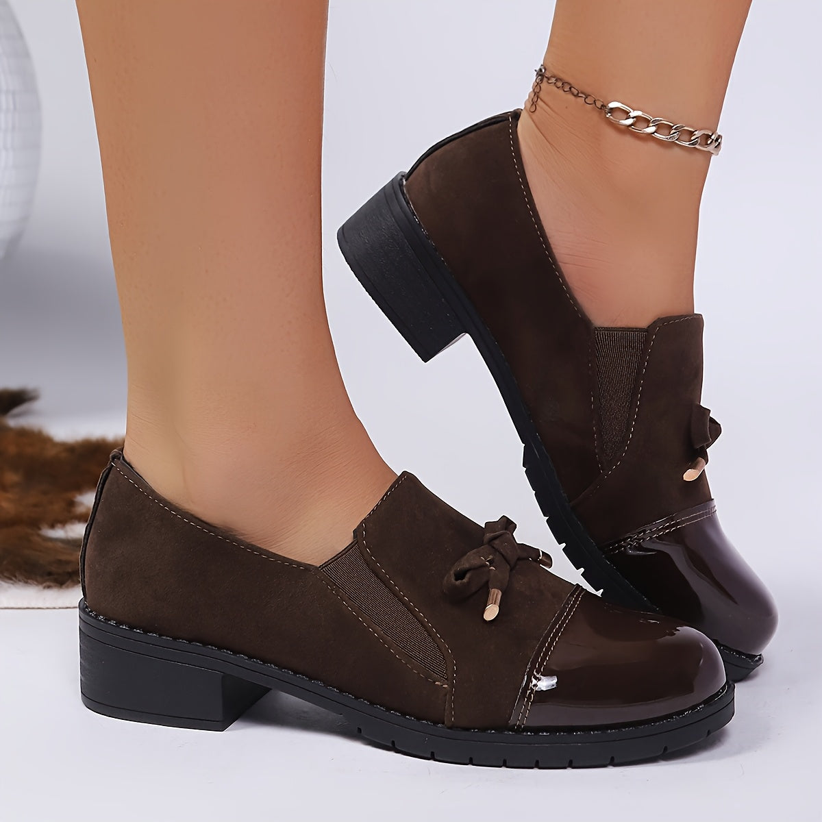 Hattie™ | Mocassini con punta in vernice e fiocco