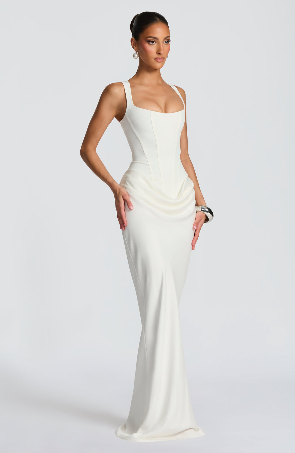 VELARA | Hourglass Maxi