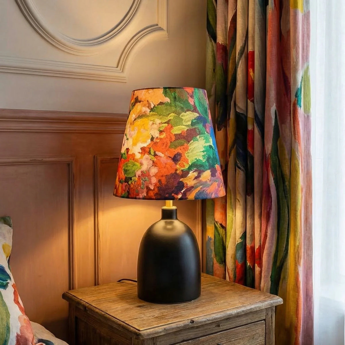 Lampada da Tavolo in Ceramica e Tessuto con Stampa Artistica Decorativa