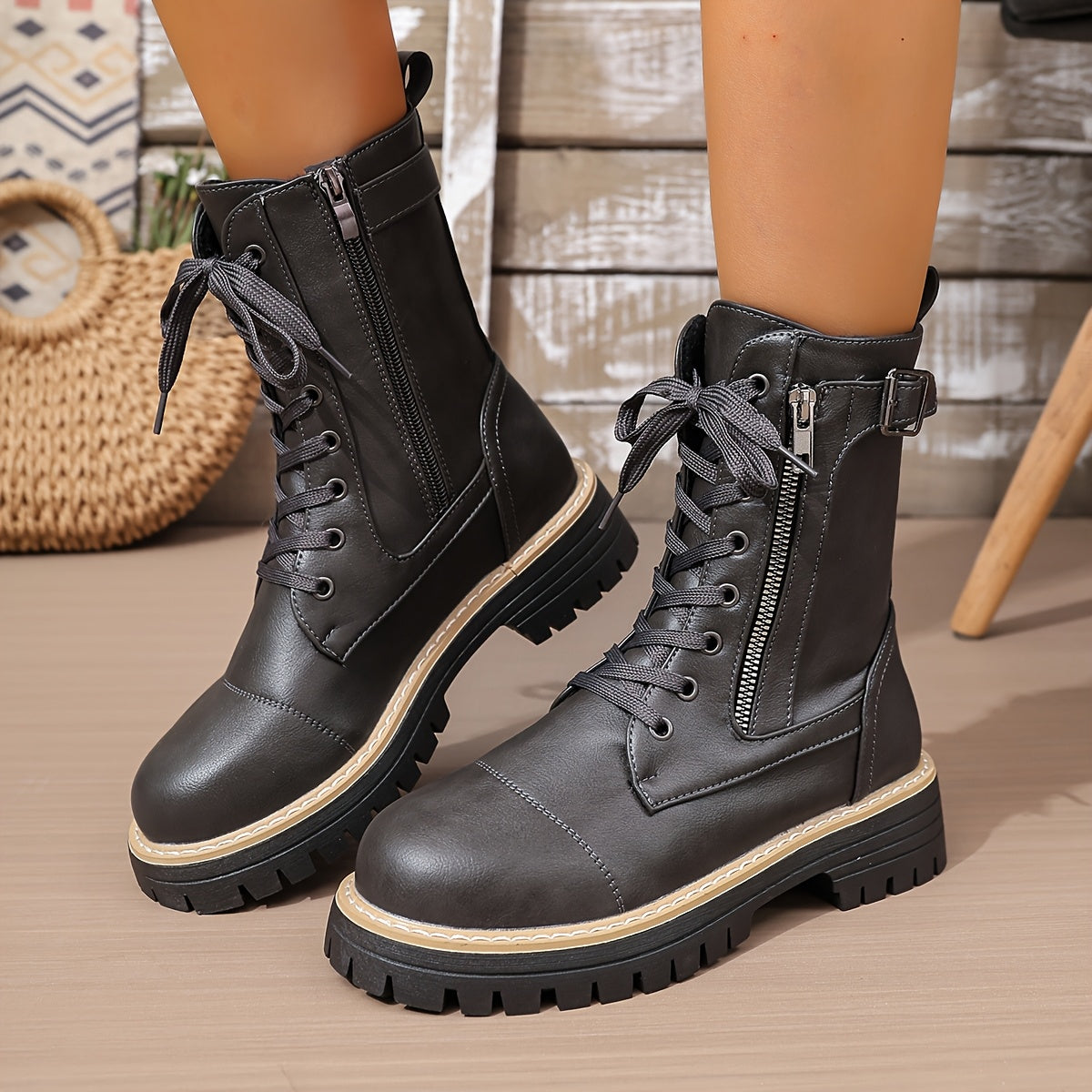 Henrietta™ | Stivali da combattimento con lacci e zip laterale