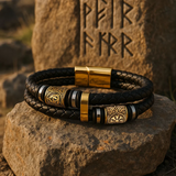Custode delle Rune – Bracciale in pelle con dettagli dorati – immagine 1