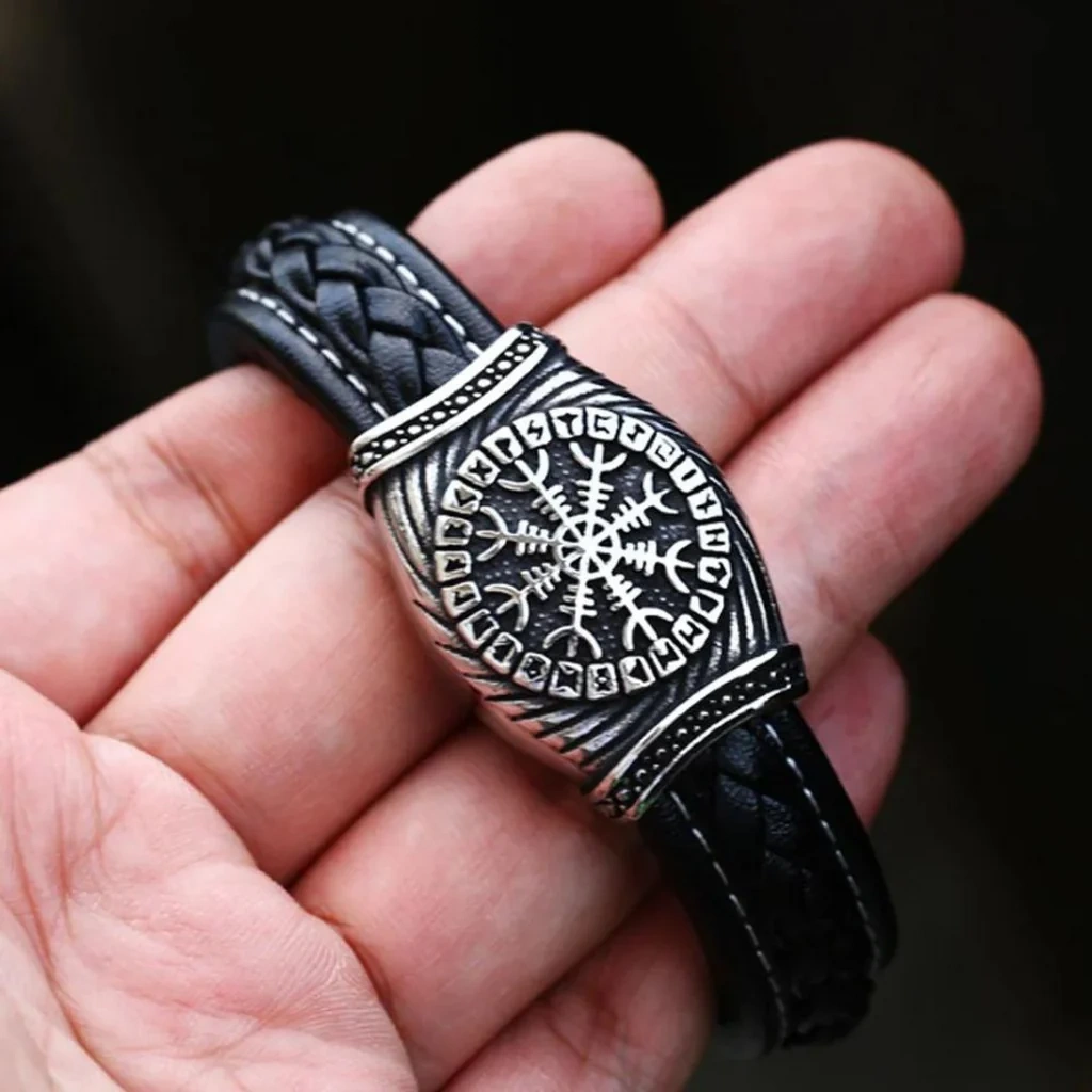 Elmo del Terrore – Bracciale in pelle con simbolo nordico – immagine 3