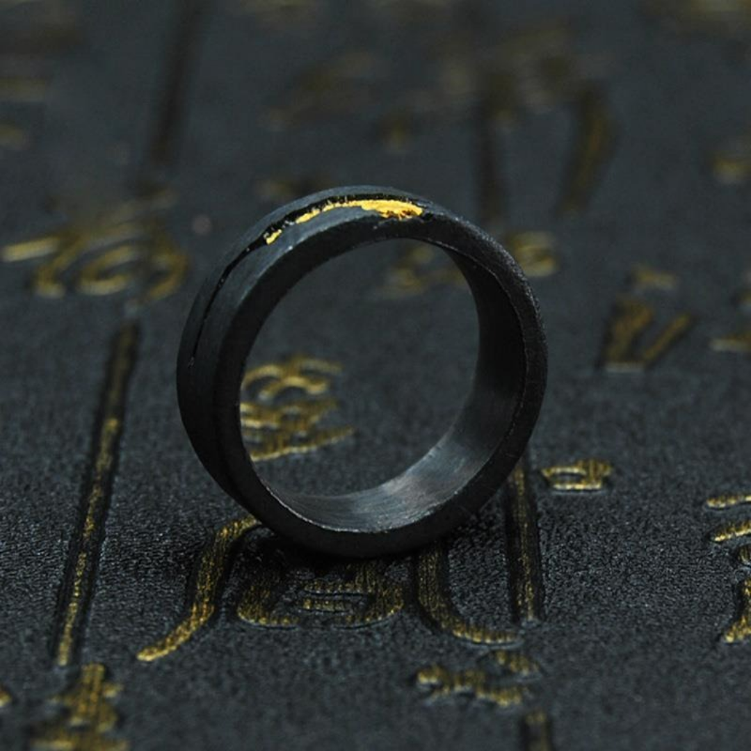 Anello con Bordo Dorato Crepato
