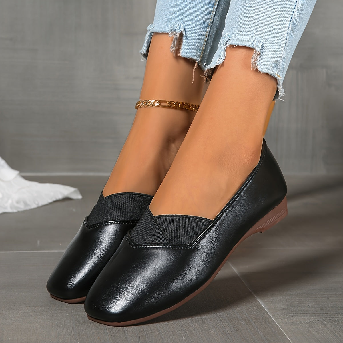 Delphine™ | Ballerine con cinturini incrociati e punta quadrata