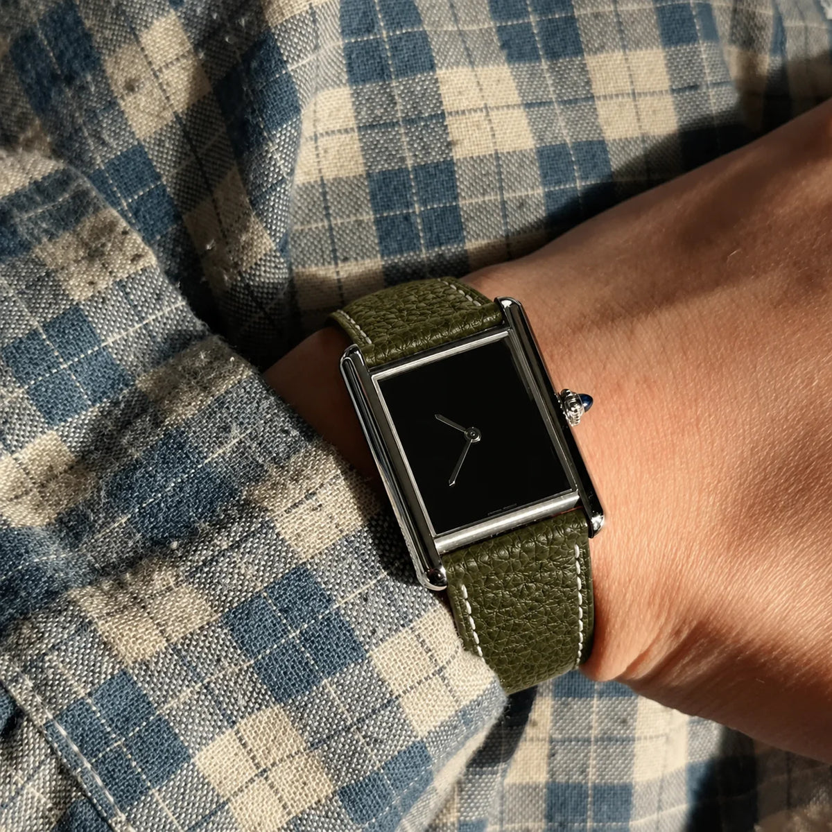 Orologio Minimalista Uomo — Cassa Quadrata, Quadrante Nero, Cinturino in Pelle