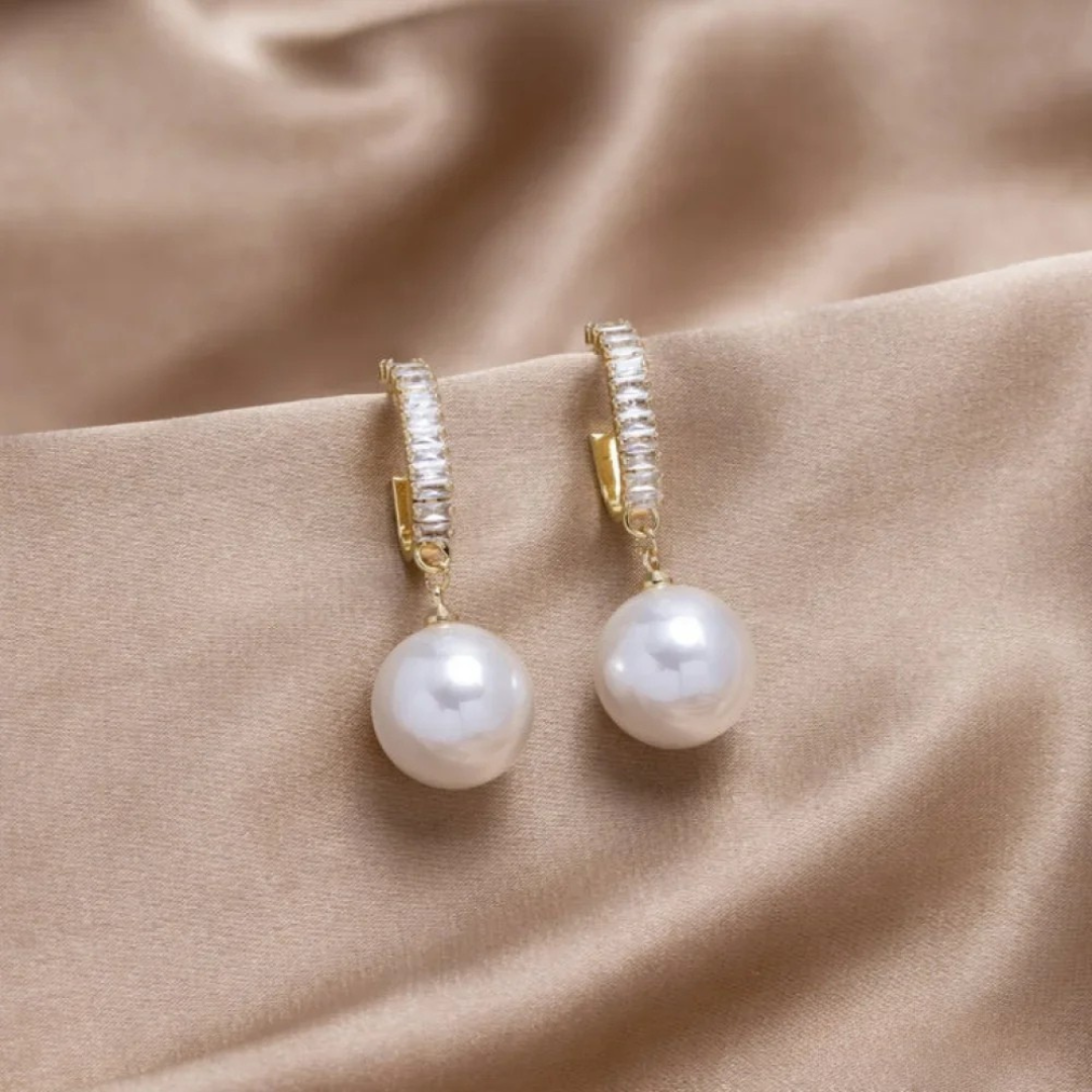 Orecchini chic con perle e zirconio