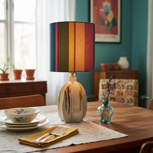 Lampada da Tavolo Cilindrica in Ceramica con Tessuto Artistico