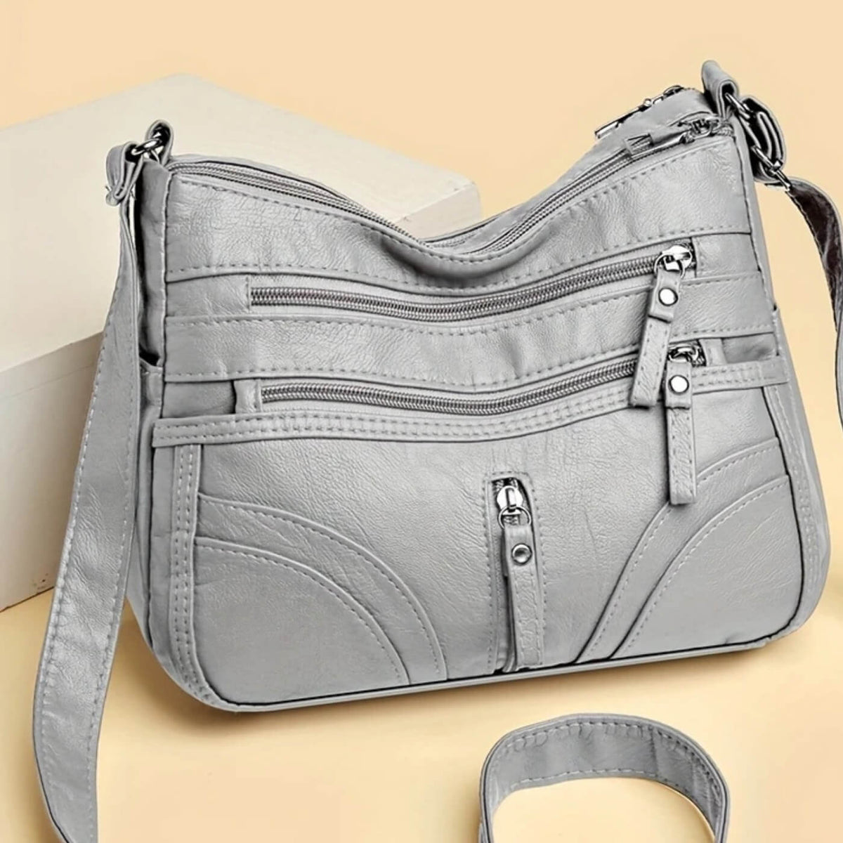 Borsa a Spalla Multi-Tasca di Emanuela