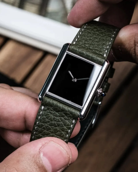 Orologio Minimalista Uomo — Cassa Quadrata, Quadrante Nero, Cinturino in Pelle