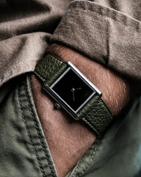 Orologio Minimalista Uomo — Cassa Quadrata, Quadrante Nero, Cinturino in Pelle