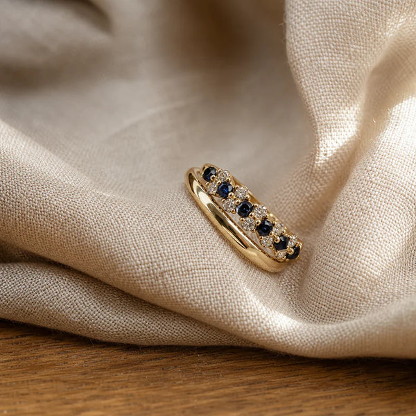 Anello Elegante con Zaffiro Incastonato