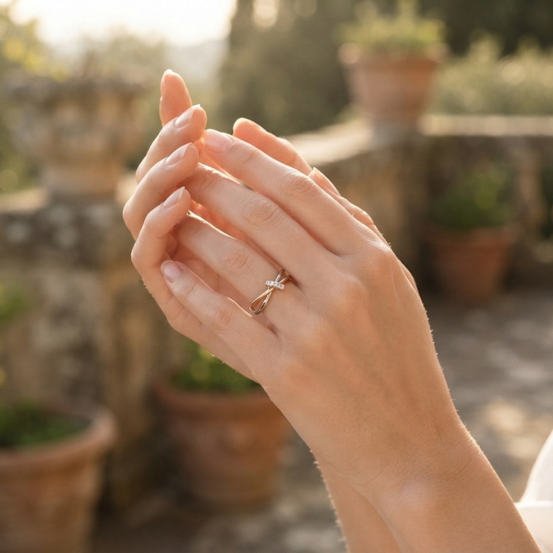 Anello Twist in Oro e Argento Prestigioso