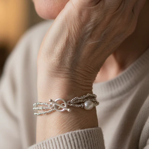 Confezione di braccialetti vintage con perle