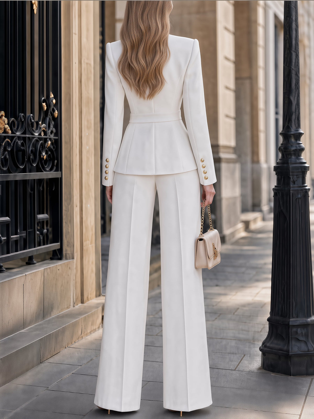 Completo Bianca – Blazer Peplum & Pantaloni a Gamba Larga
