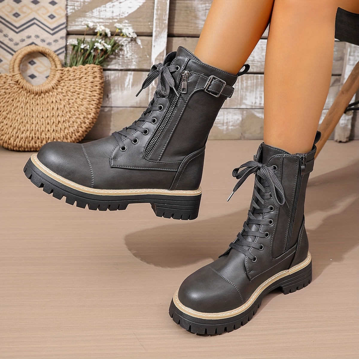 Henrietta™ | Stivali da combattimento con lacci e zip laterale