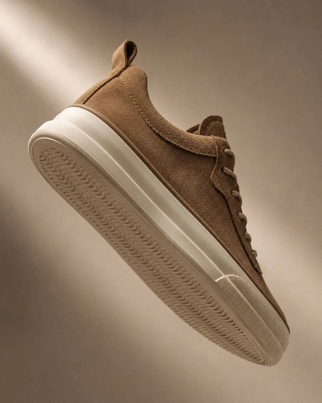 Valmere Low | Sneaker minimalista in pelle scamosciata