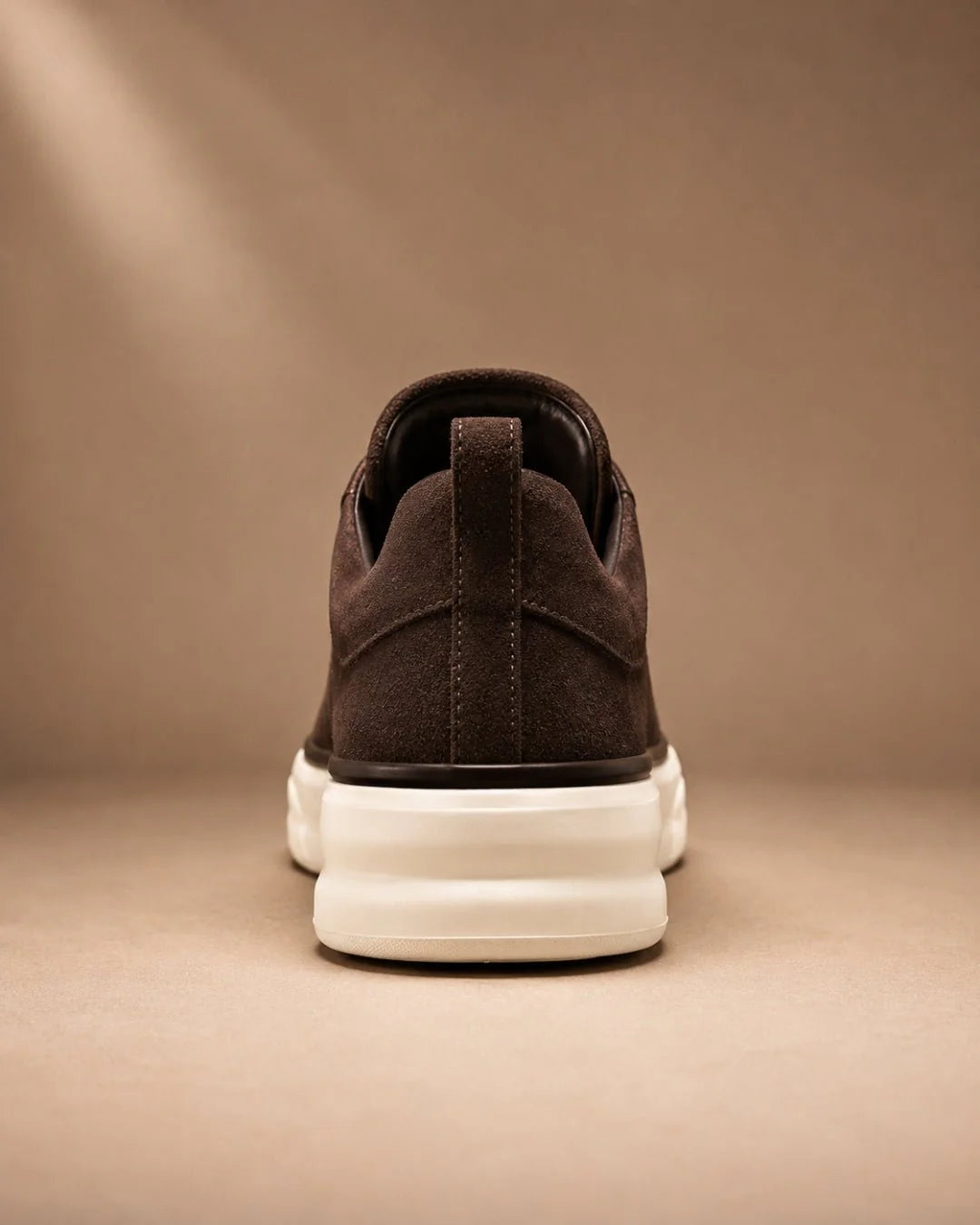 Valmere Low | Sneaker minimalista in pelle scamosciata