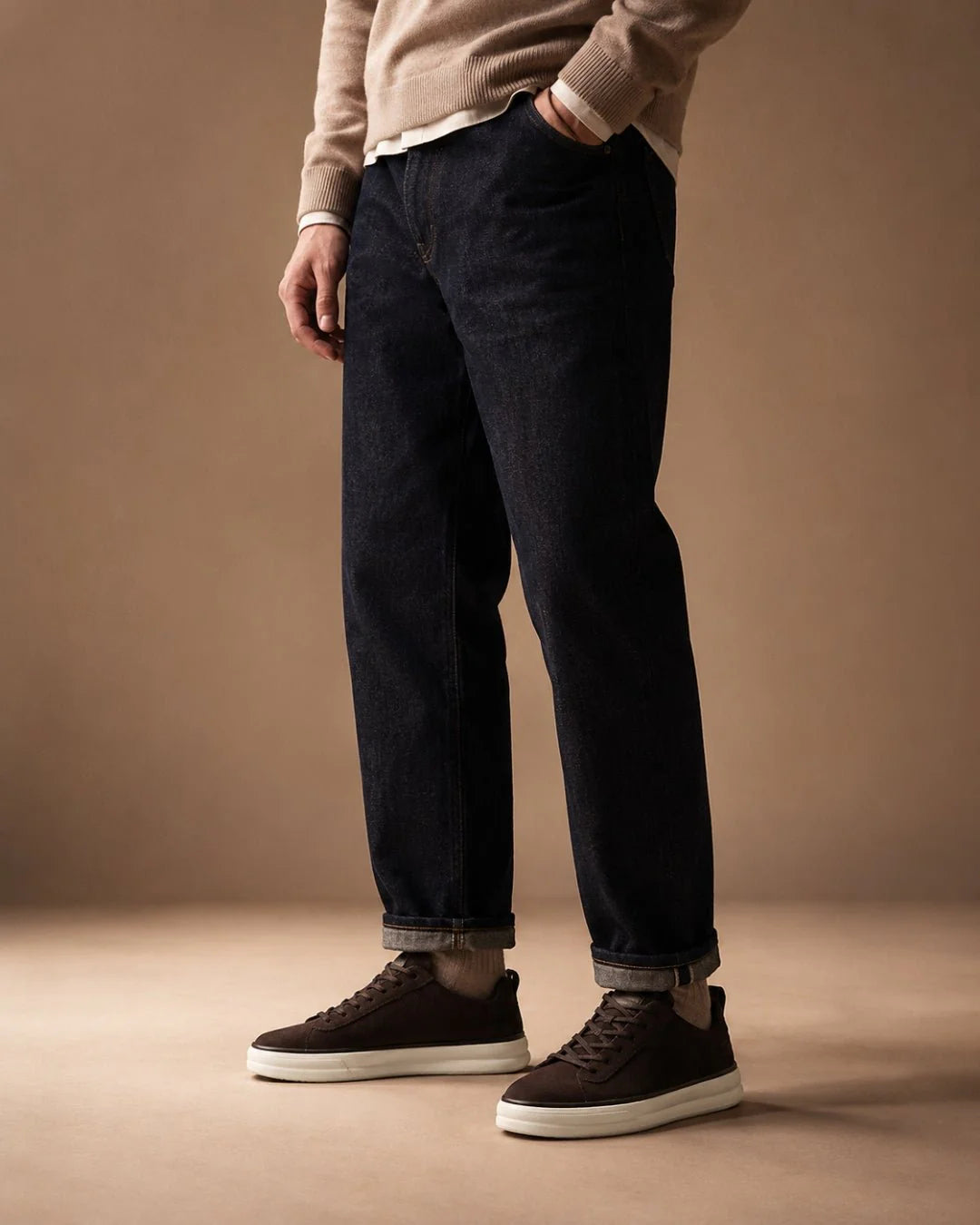 Valmere Low | Sneaker minimalista in pelle scamosciata