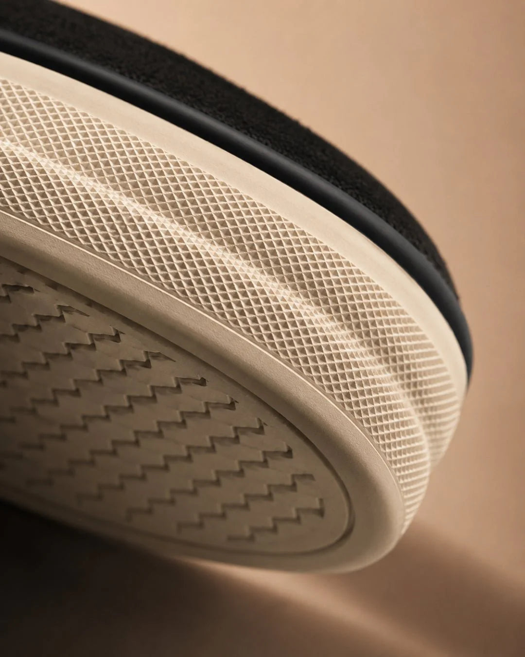 Valmere Low | Sneaker minimalista in pelle scamosciata