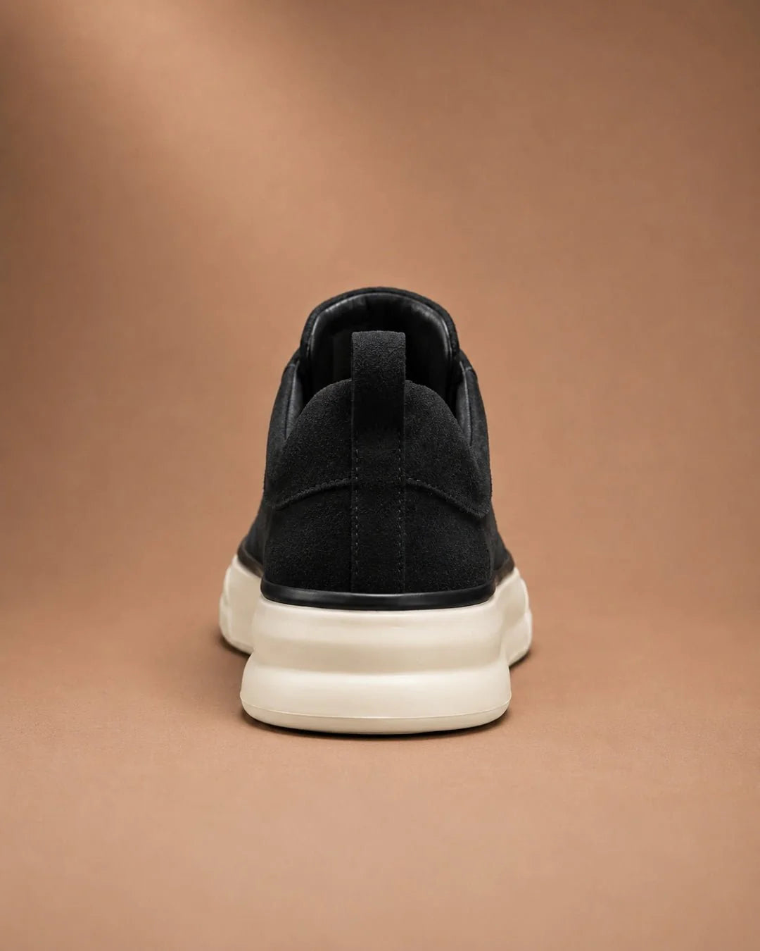 Valmere Low | Sneaker minimalista in pelle scamosciata