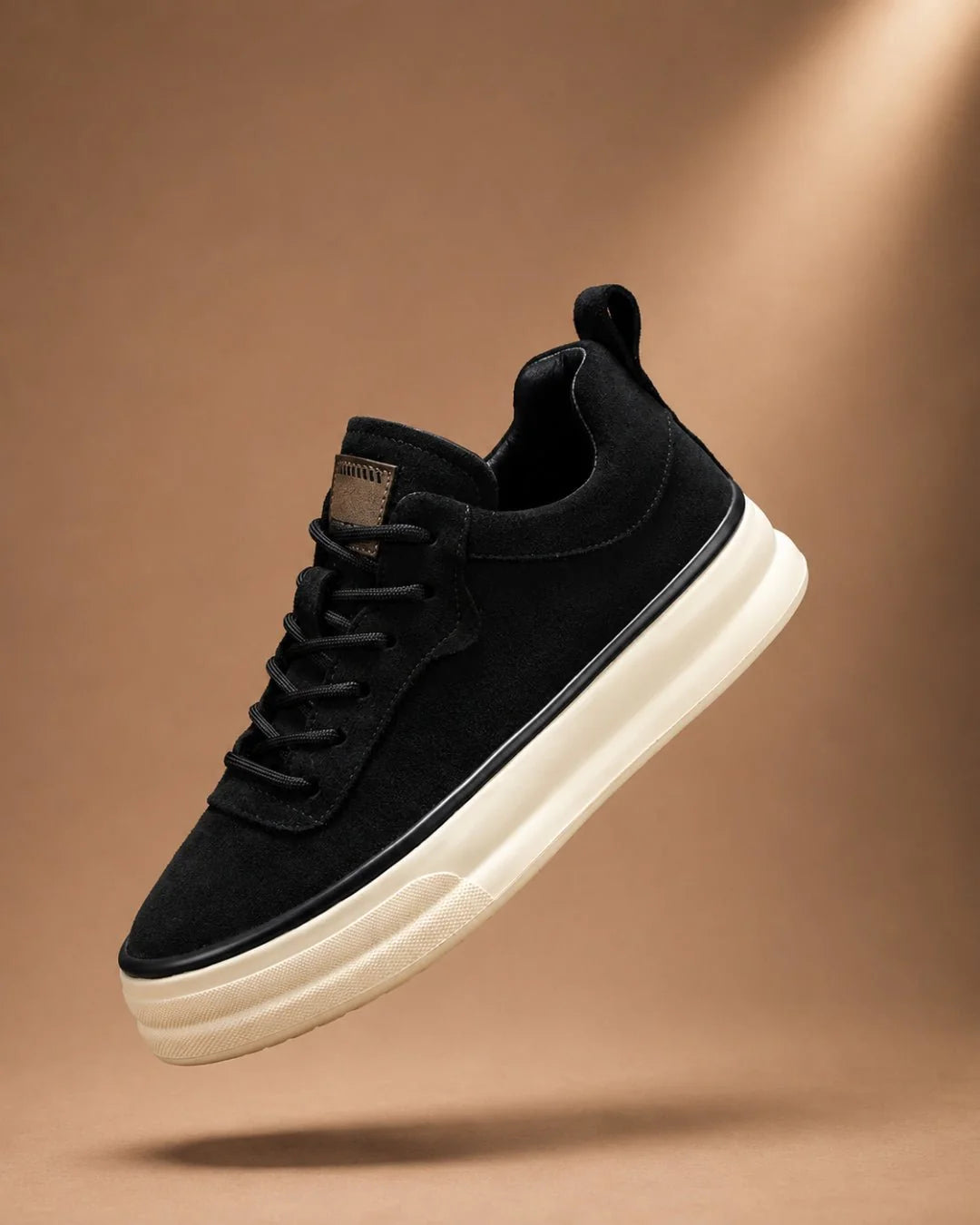 Valmere Low | Sneaker minimalista in pelle scamosciata