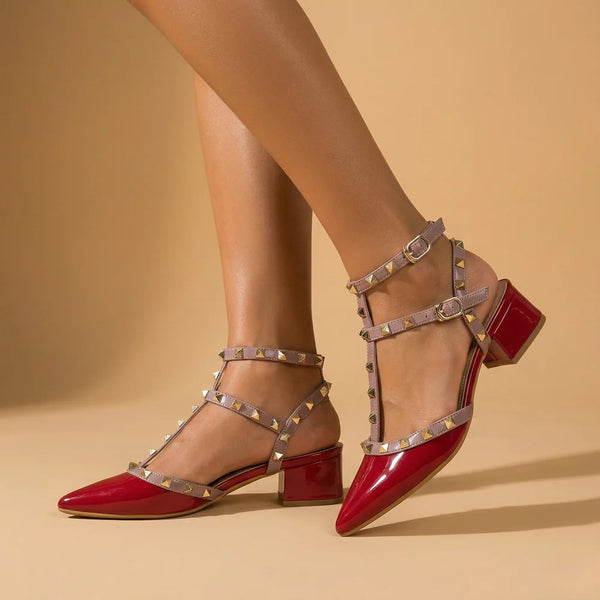Aria — Scarpe con Borchie Dorate e Doppio Cinturino alla Caviglia