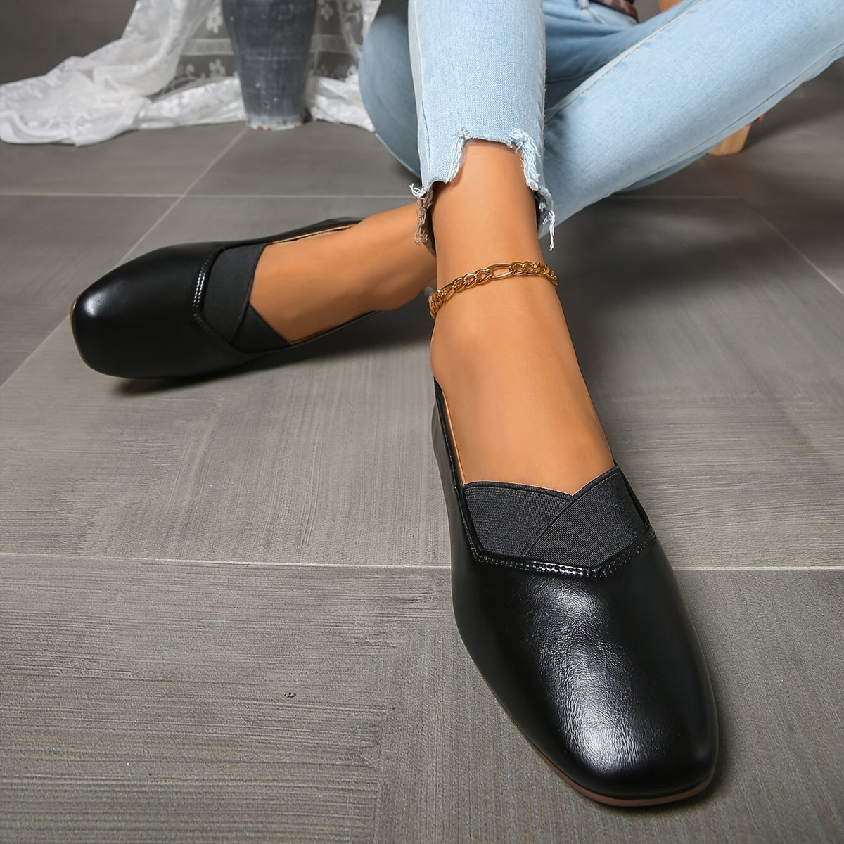 Delphine™ | Ballerine con cinturini incrociati e punta quadrata