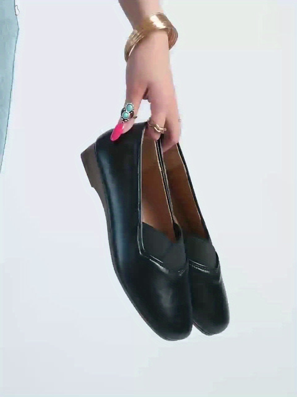 Delphine™ | Ballerine con cinturini incrociati e punta quadrata