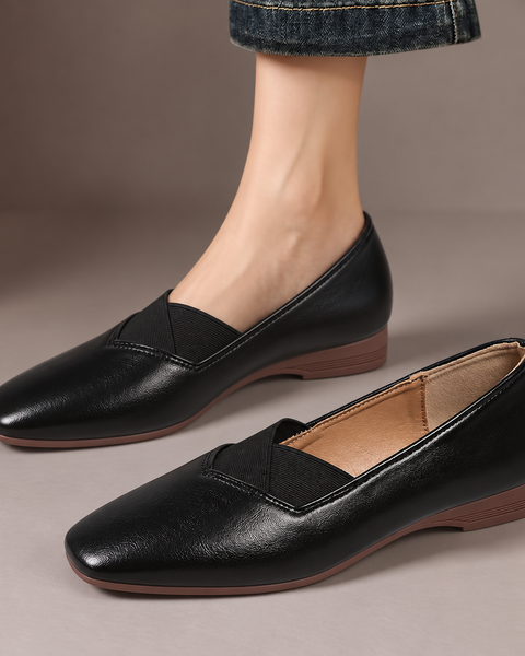 Delphine™ | Ballerine con cinturini incrociati e punta quadrata
