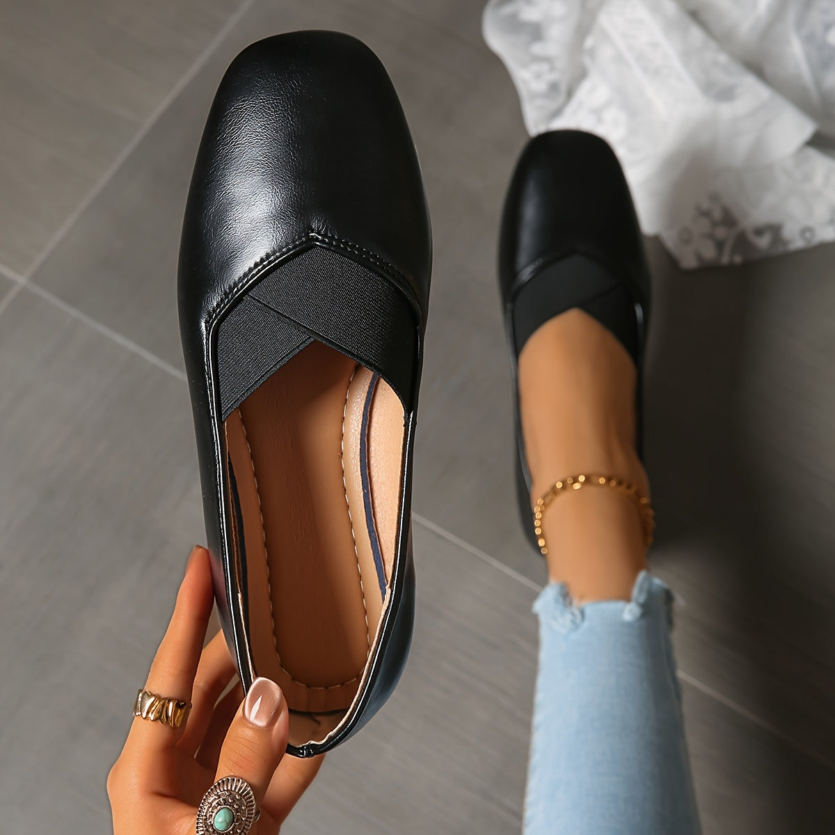 Delphine™ | Ballerine con cinturini incrociati e punta quadrata