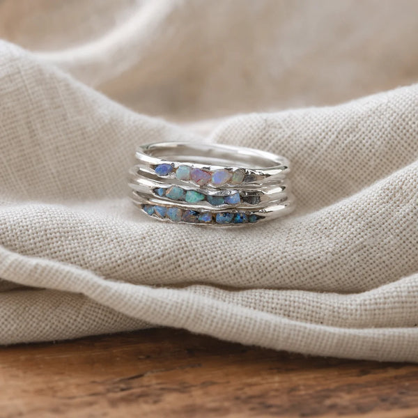 Anello vintage in argento con pietre blu a strati