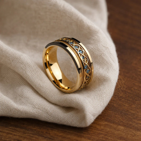 Anello vintage dorato con l'infinito