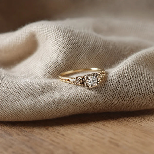 Anello vintage in oro fino con zirconi