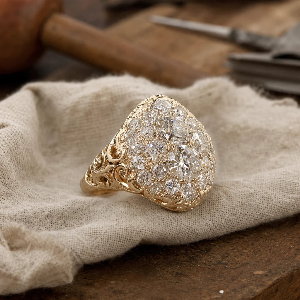 Anello vintage in oro con diamanti rotondi