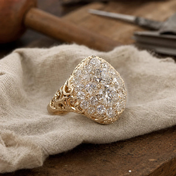 Anello vintage in oro con diamanti rotondi
