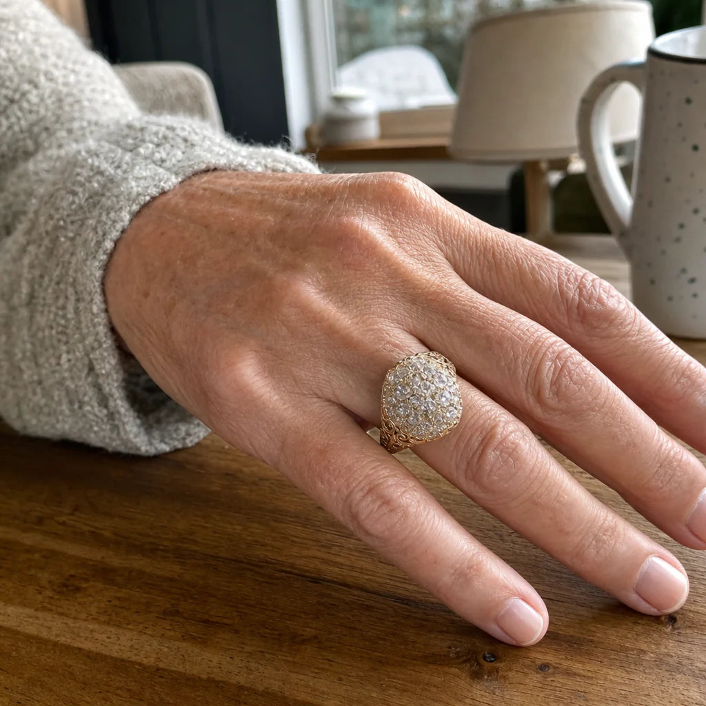 Anello vintage in oro con diamanti rotondi