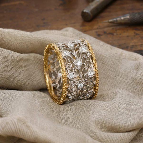 Anello vintage a forma di edera con zirconi