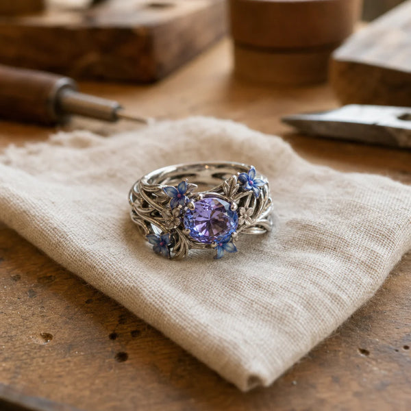Anello cimelio con fiore di lavanda