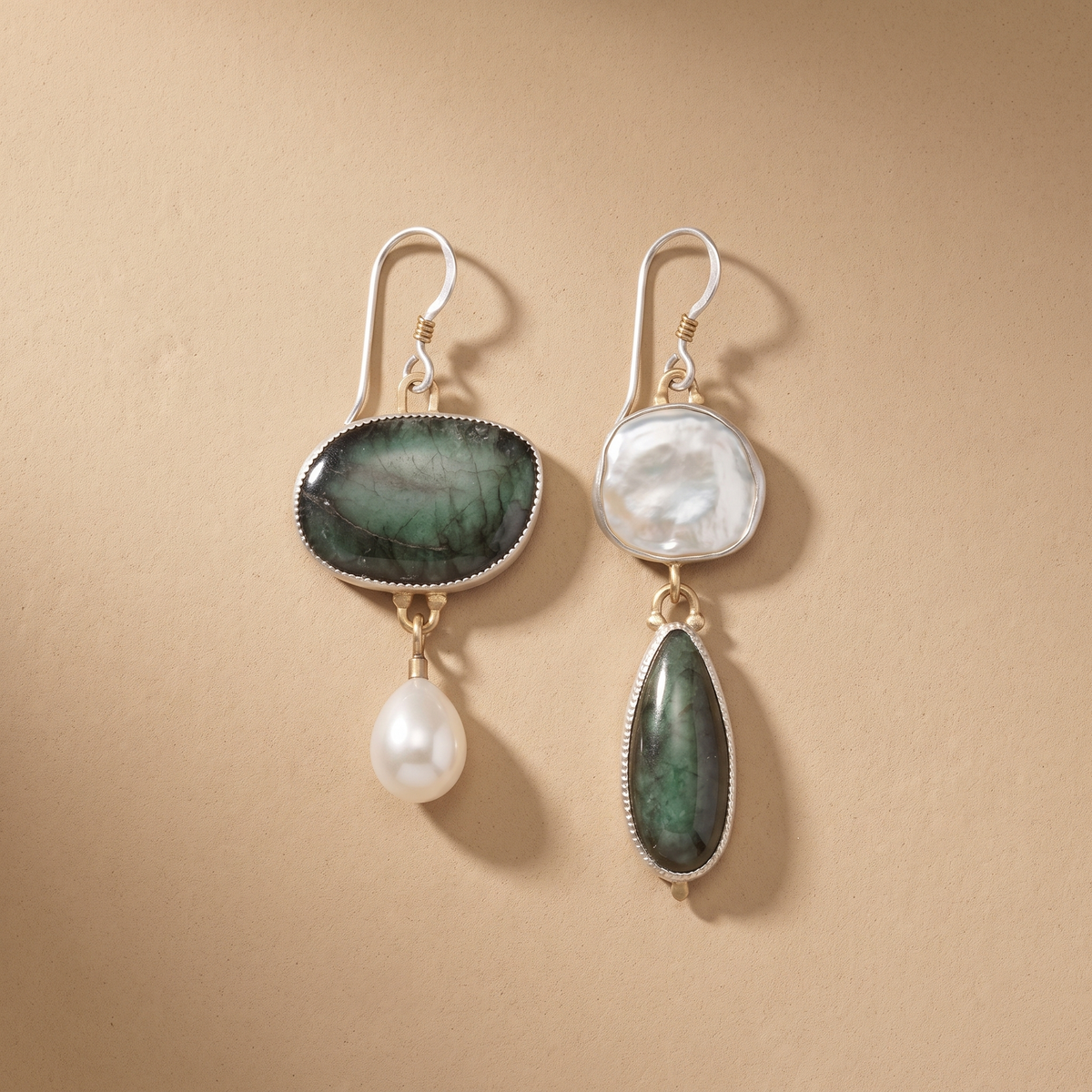 Orecchini Vintage in Pietra Verde e Bianca