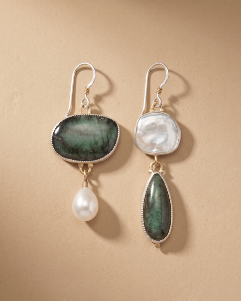 Orecchini Vintage in Pietra Verde e Bianca