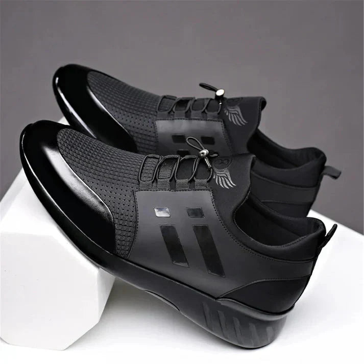 Sneaker in Pelle Nera – Stile Urbano Essenziale
