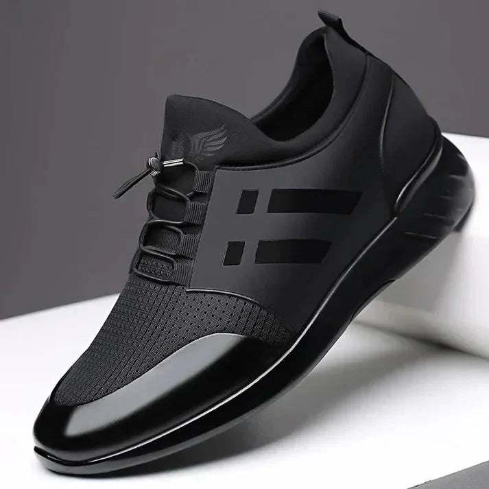 Sneaker in Pelle Nera – Stile Urbano Essenziale