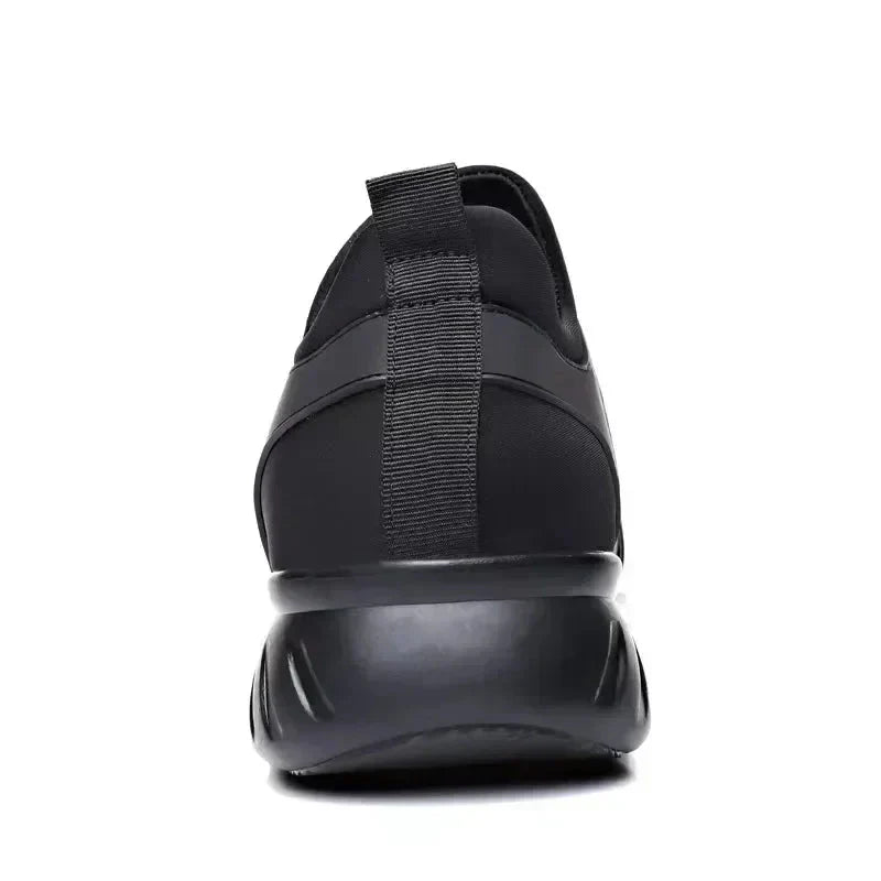 Sneaker in Pelle Nera – Stile Urbano Essenziale