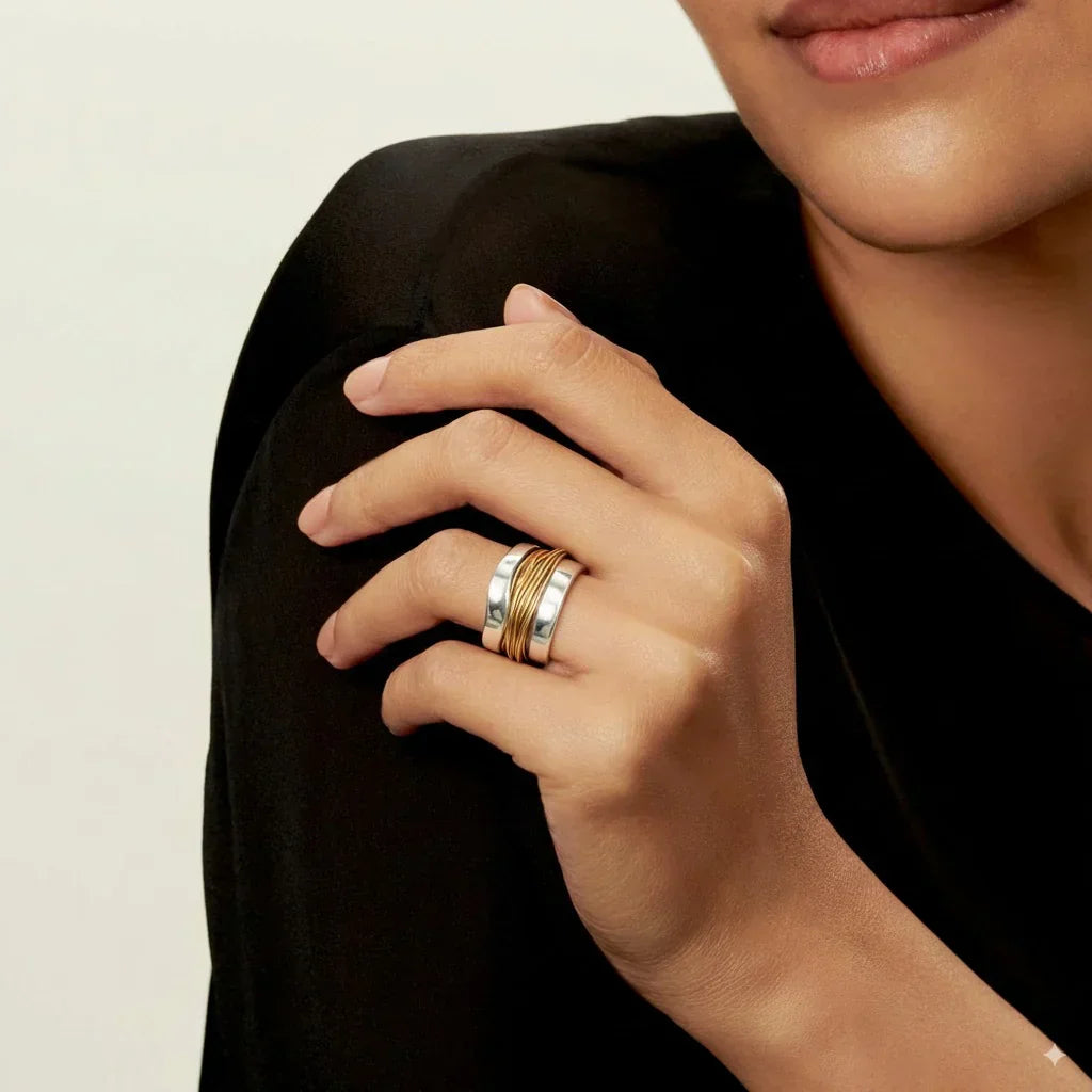 Anello d'argento con filo d'oro